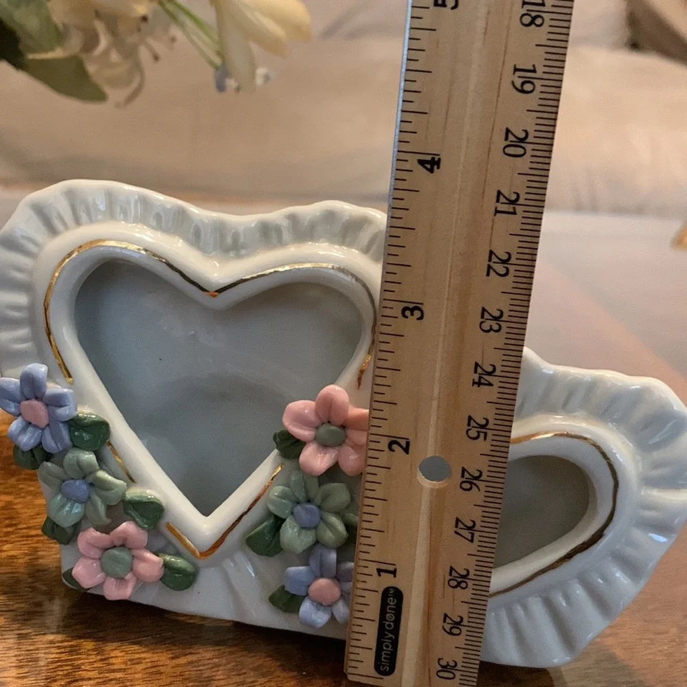 Photo Frame Dimensional Ceramic Heart shaped floral 2 Picture Flower Design
